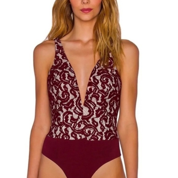 Bardot Julia Deep V Neck Lace Bordeaux Red Sleeveless Bodysuit Size 4 NWT - Picture 1 of 16